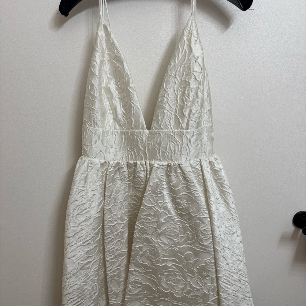 Alice + Olivia Ivory Textured Backless Dress